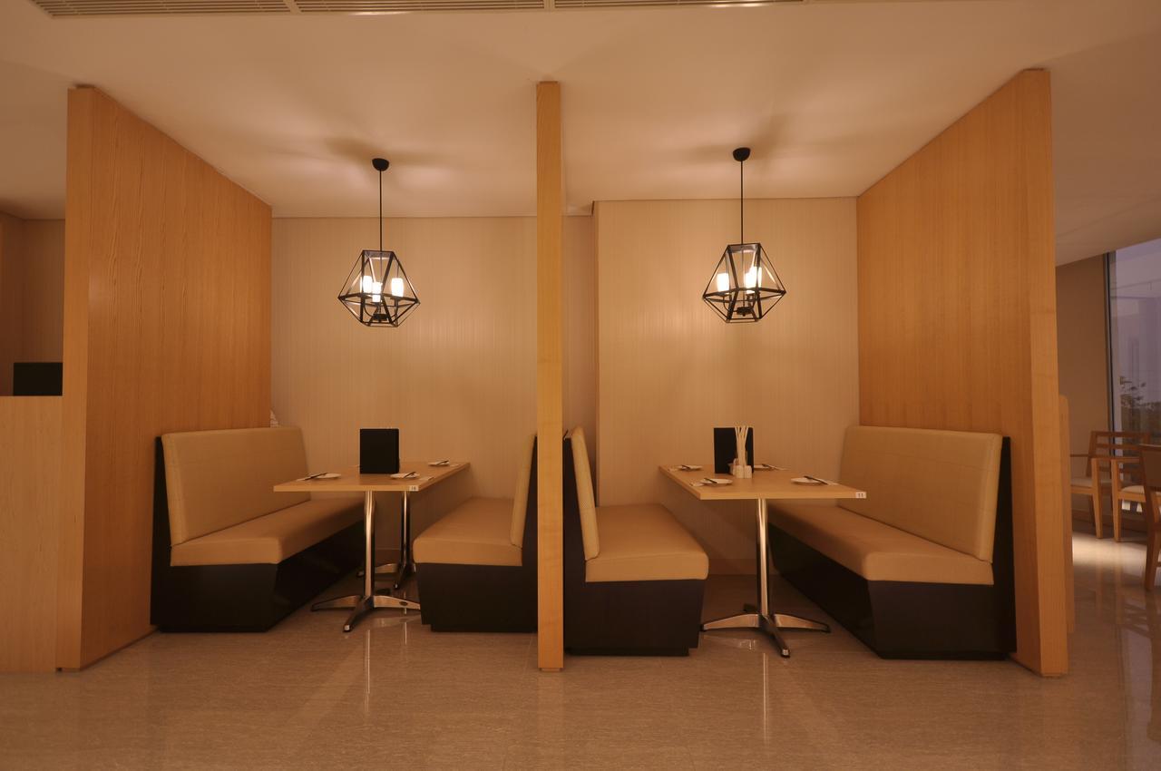 Gtv Hotel Cikarang Extérieur photo