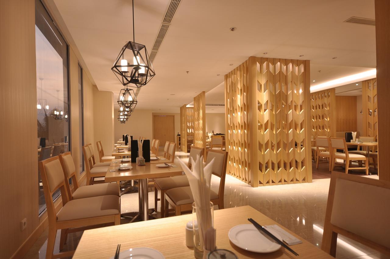 Gtv Hotel Cikarang Extérieur photo
