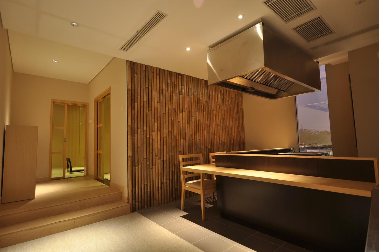 Gtv Hotel Cikarang Extérieur photo