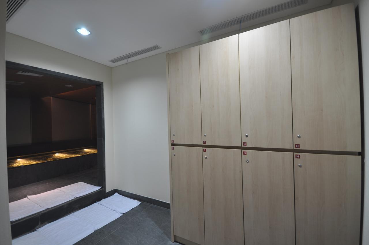 Gtv Hotel Cikarang Extérieur photo