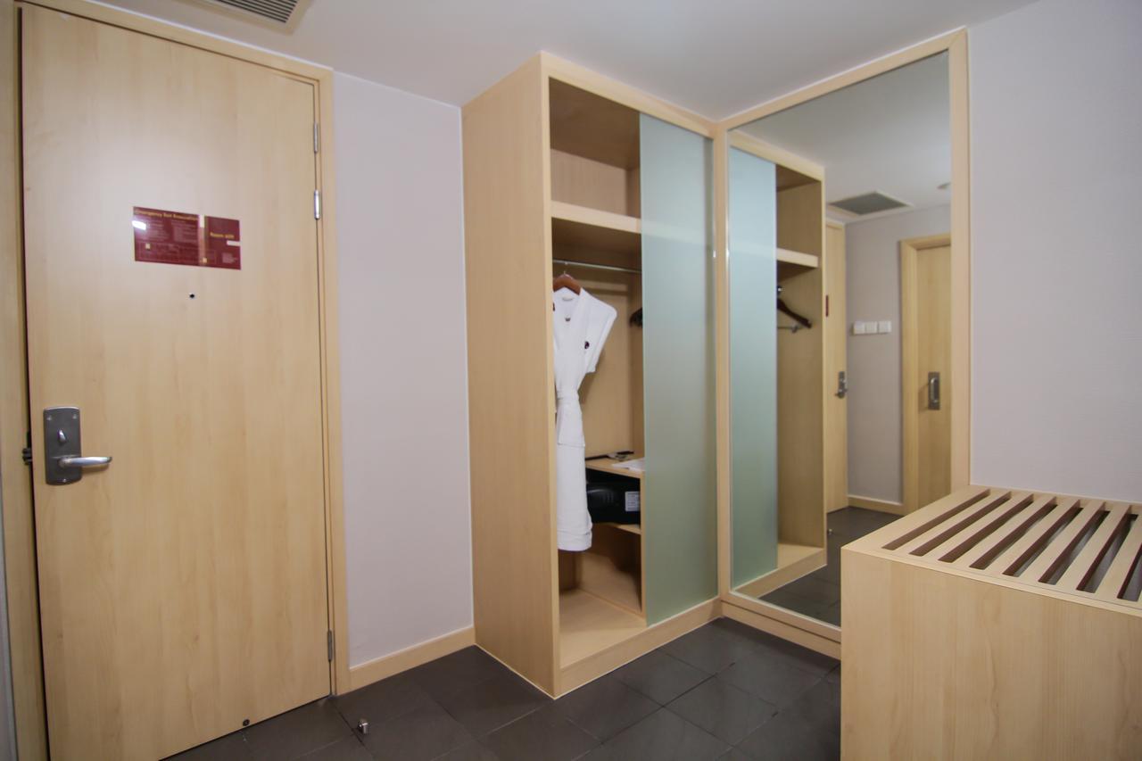 Gtv Hotel Cikarang Extérieur photo