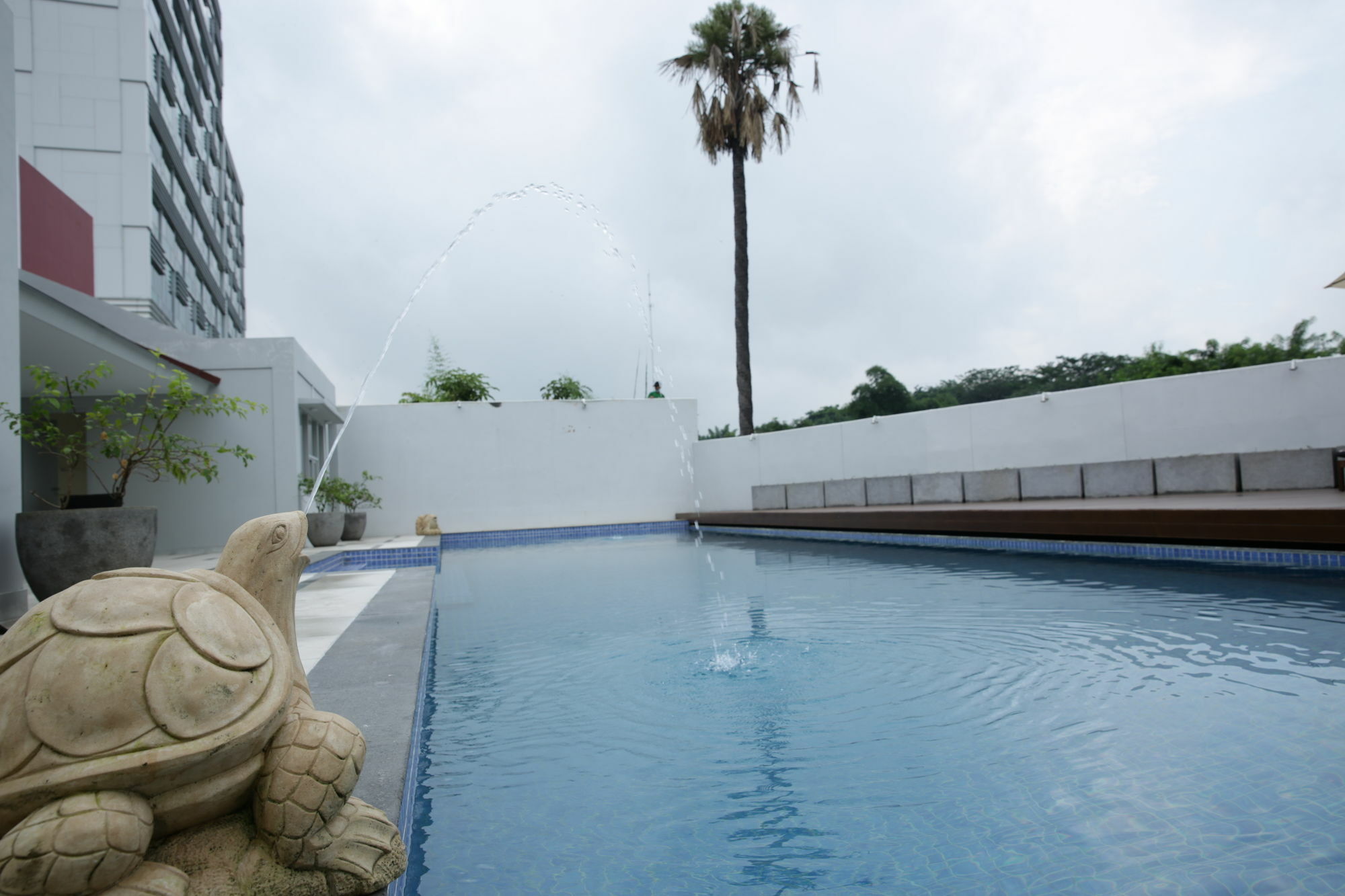 Gtv Hotel Cikarang Extérieur photo